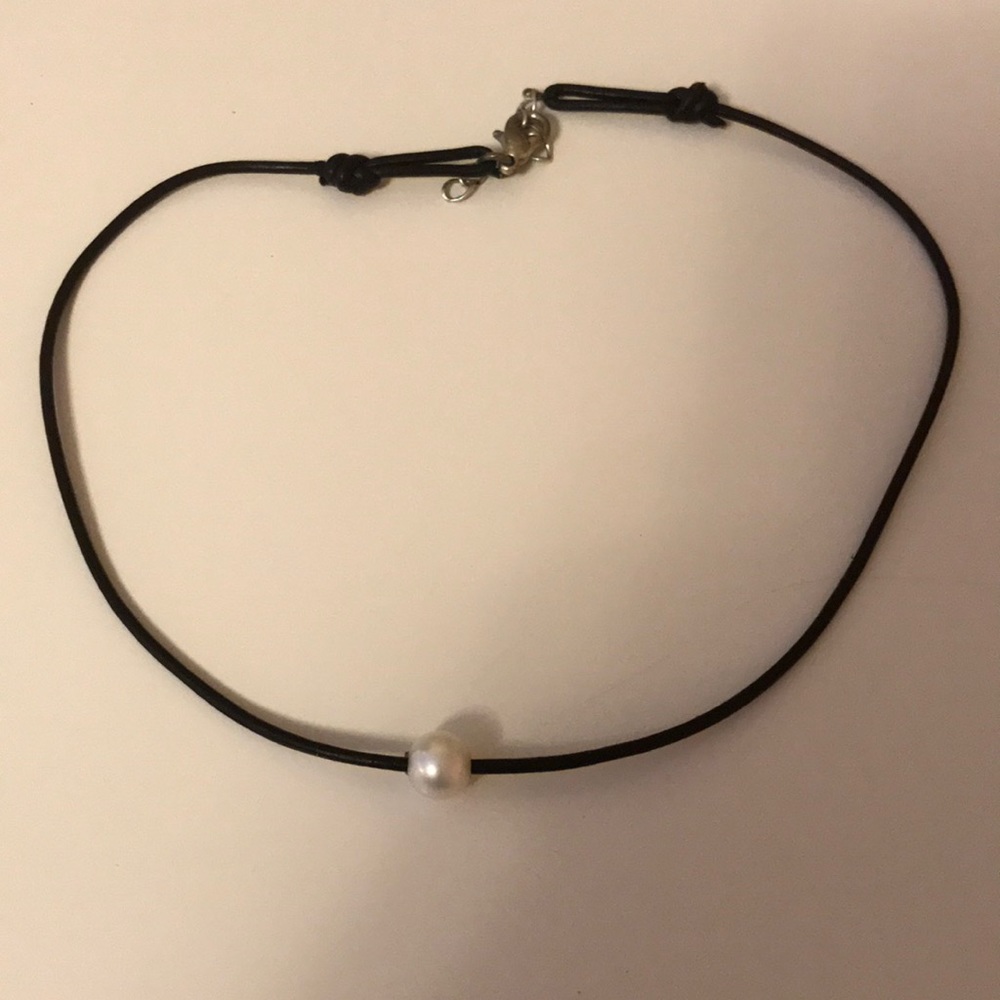 Dainty Pearl choker